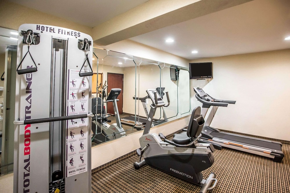 econo lodge inn and suites