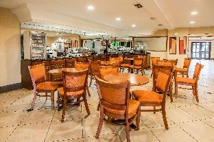 econo lodge inn and suites