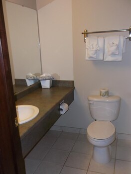 foxwood inn and suites