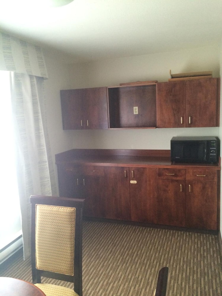 foxwood inn and suites