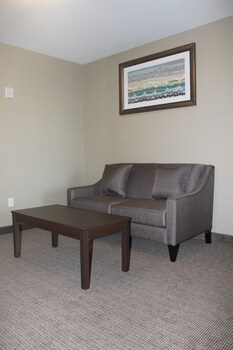 meridian inn and suites lloydminster