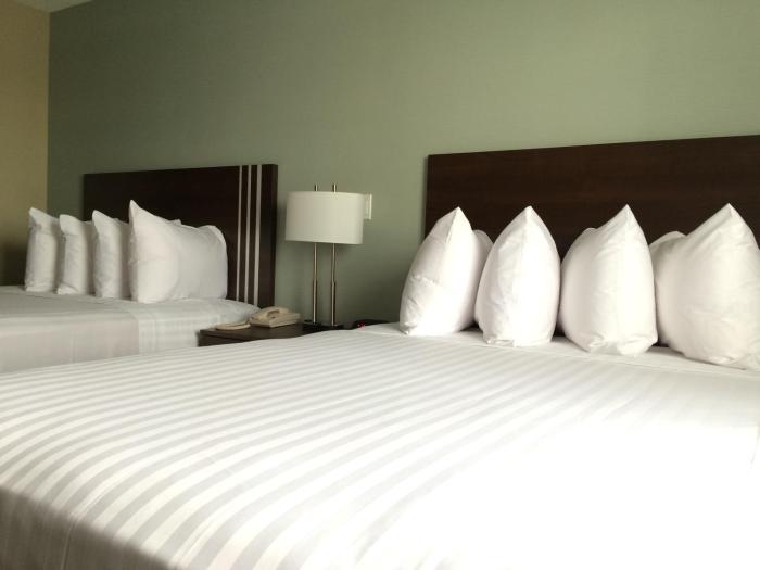 meridian inn and suites lloydminster