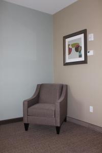 meridian inn and suites lloydminster
