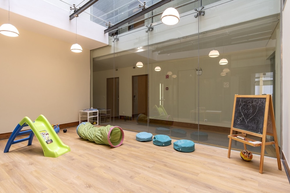 the azoriani boutique ascend hotel collection