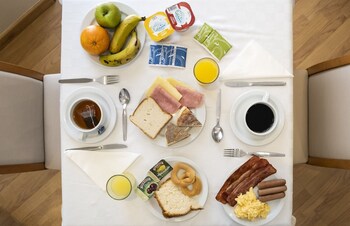 the azoriani boutique ascend hotel collection