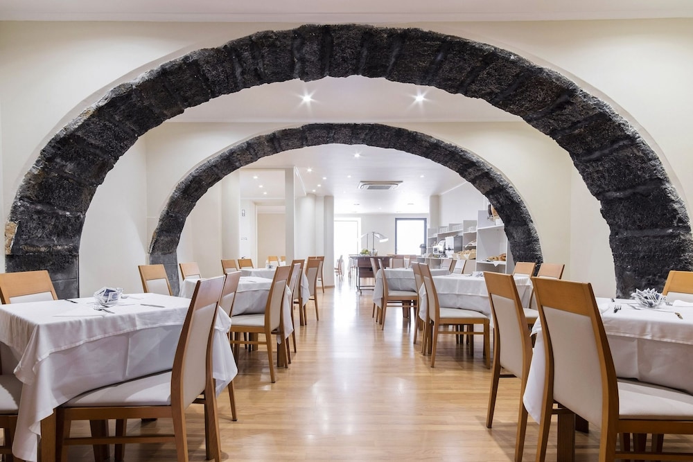 the azoriani boutique ascend hotel collection