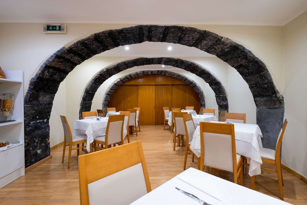 the azoriani boutique ascend hotel collection