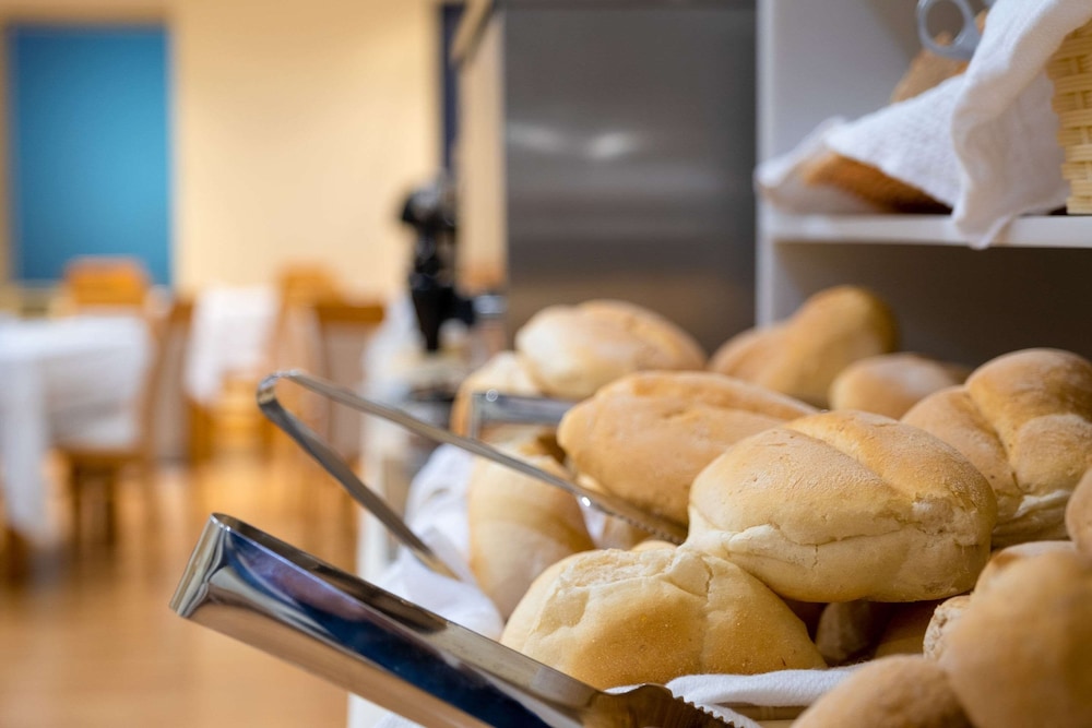 the azoriani boutique ascend hotel collection