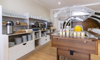 the azoriani boutique ascend hotel collection