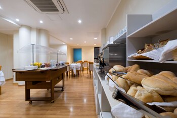 the azoriani boutique ascend hotel collection