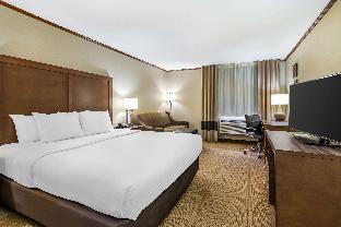 comfort inn sedalia station