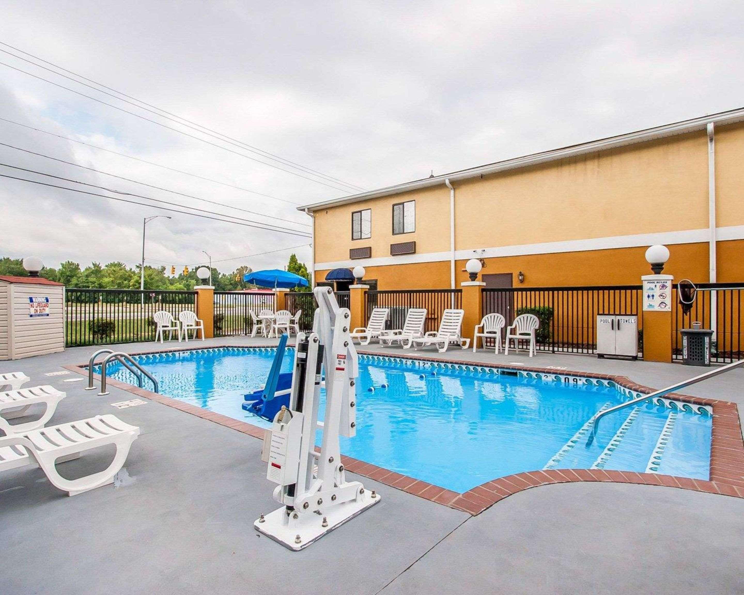 quality inn edmund pettus bridge area