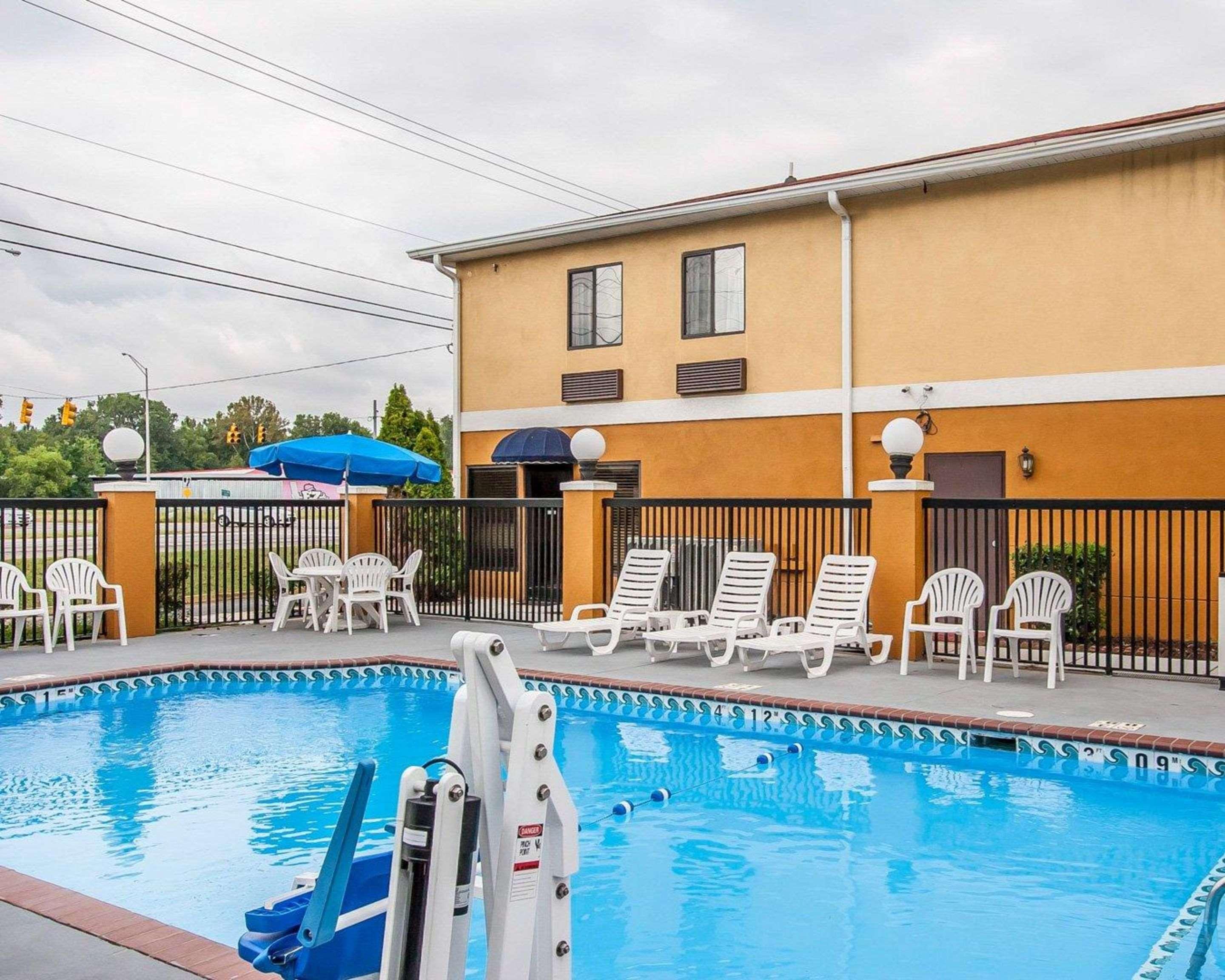 quality inn edmund pettus bridge area