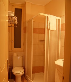 art gallery hotel