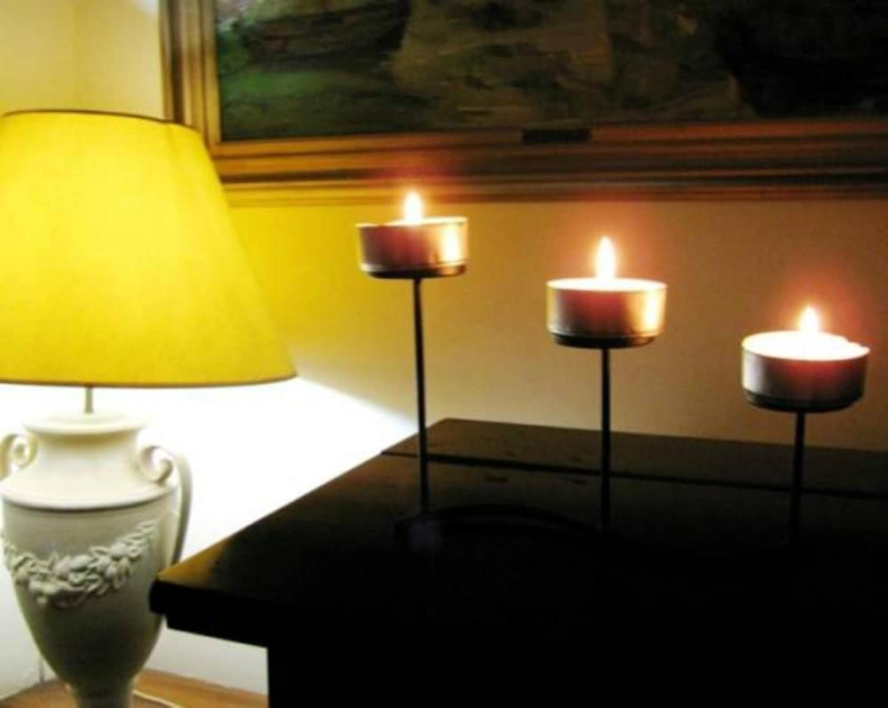 art gallery hotel