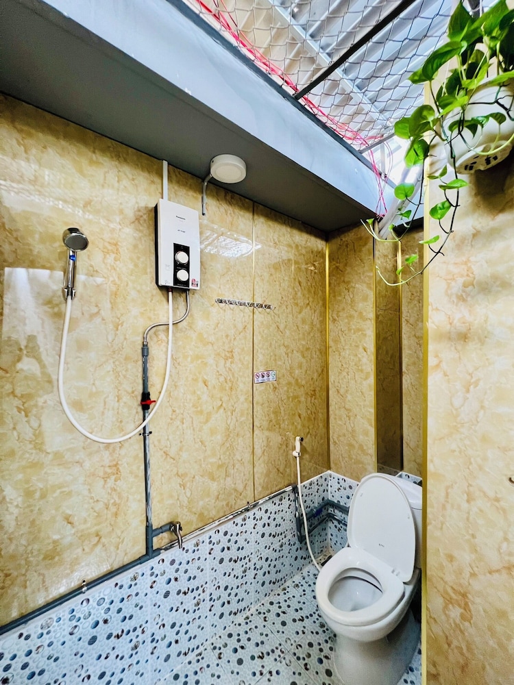 sakura hostel saigon