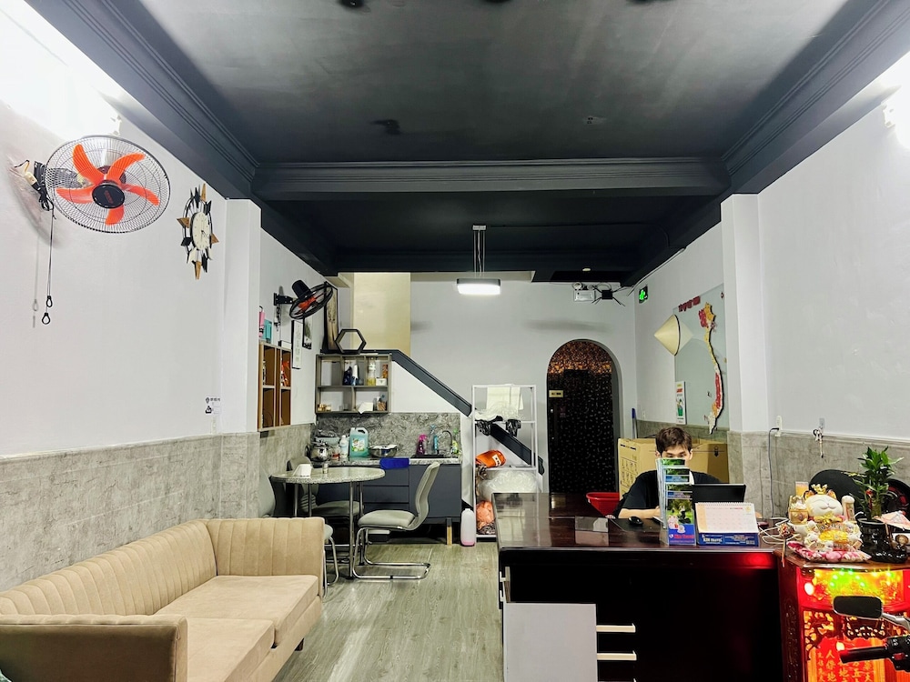 sakura hostel saigon