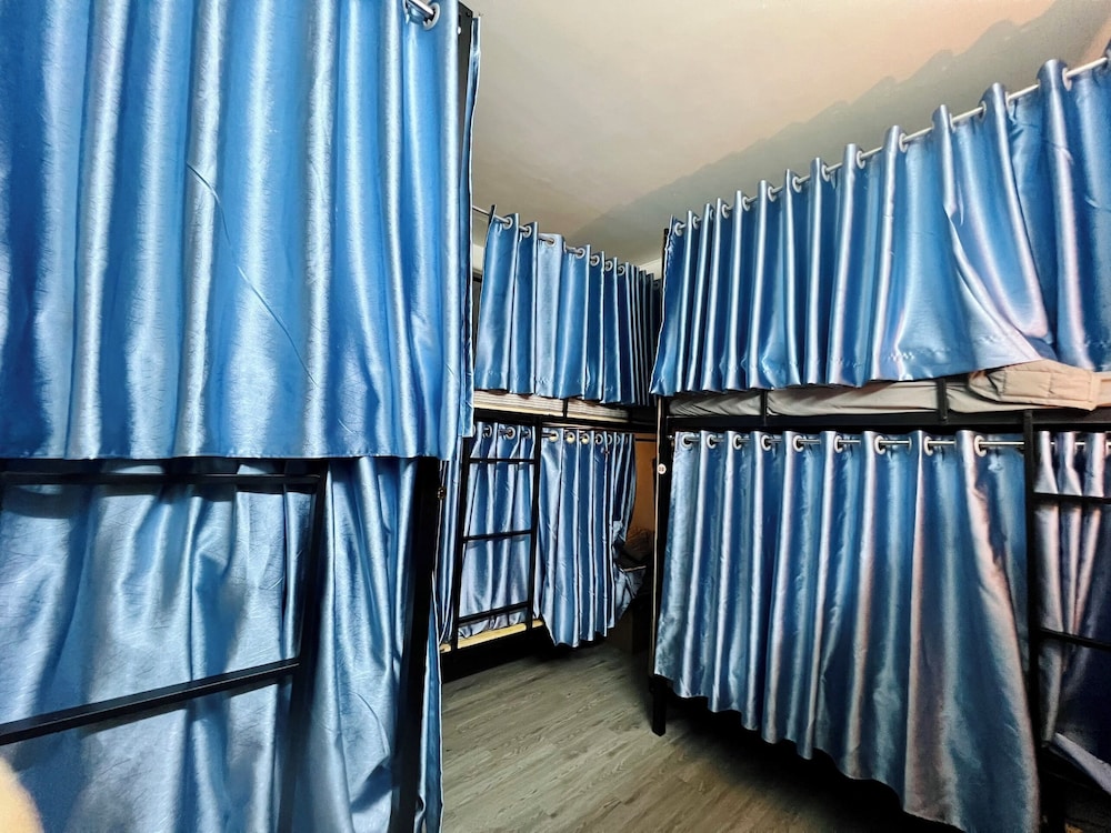 sakura hostel saigon