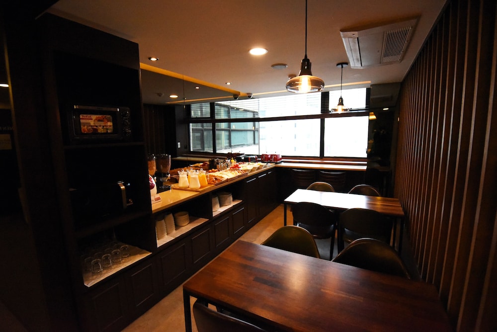 57 myeongdong hostel