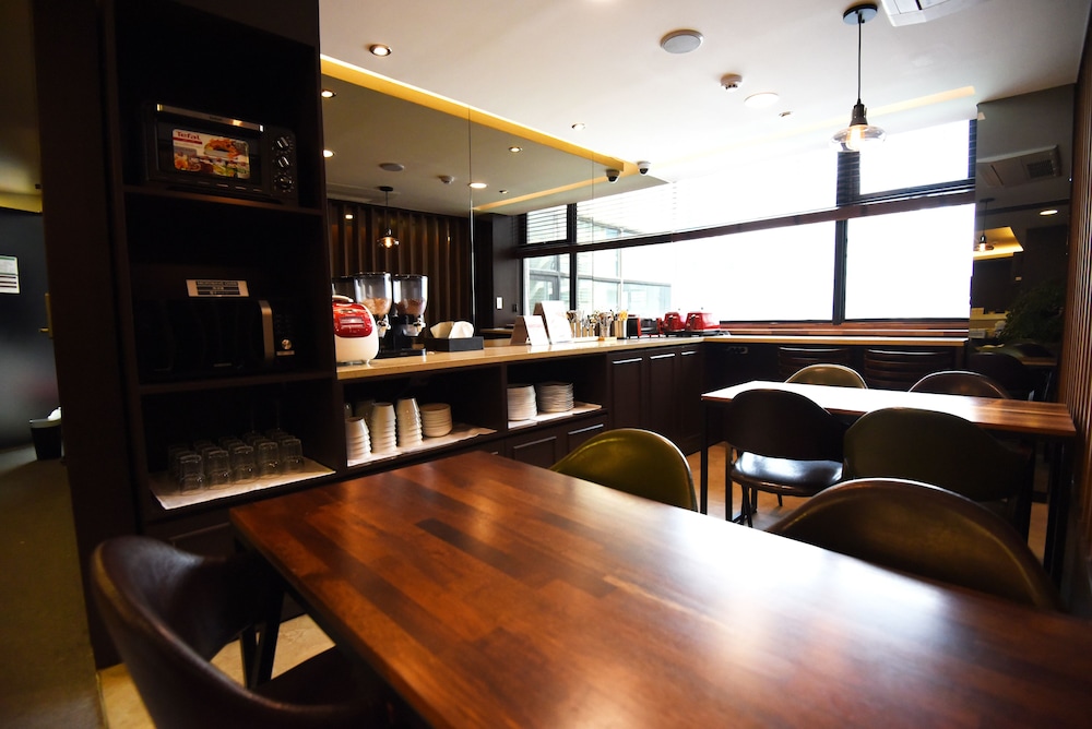 57 myeongdong hostel