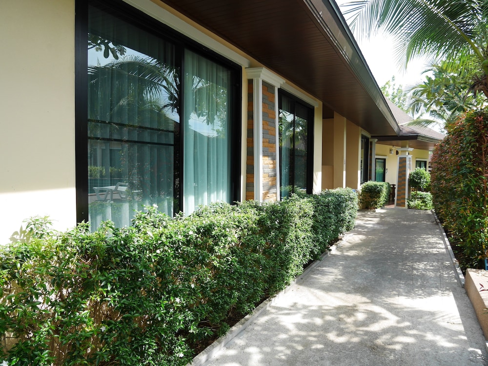 aonang oscar pool villas