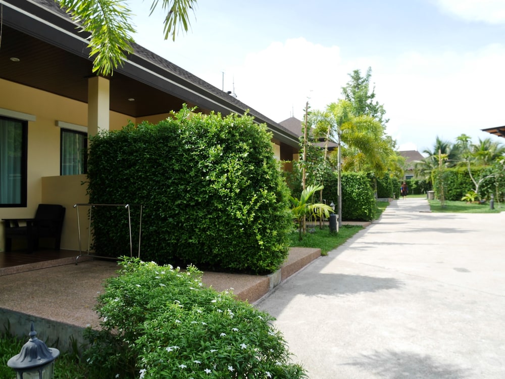 aonang oscar pool villas
