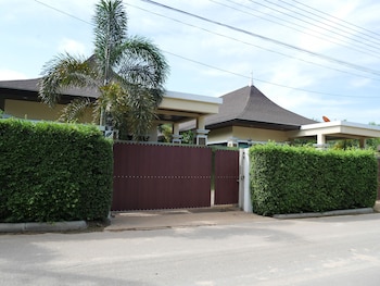 aonang oscar pool villas