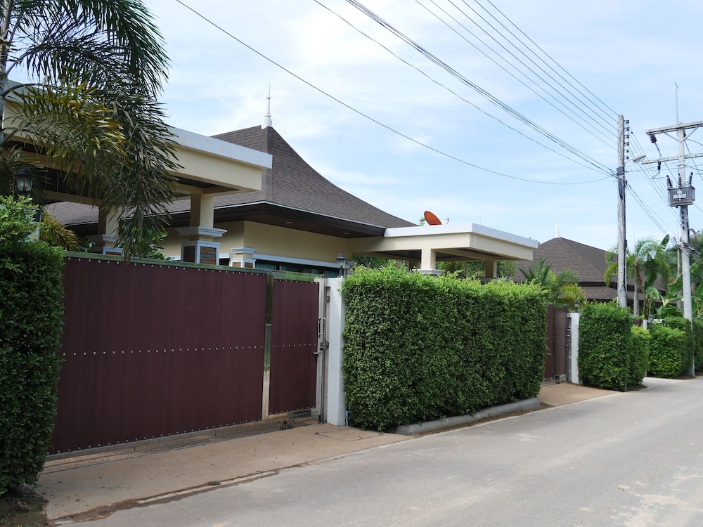 aonang oscar pool villas