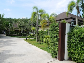 aonang oscar pool villas
