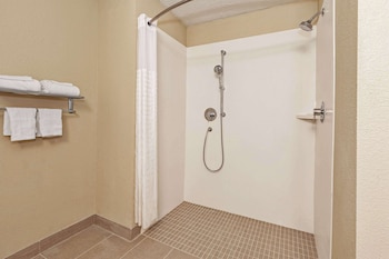 comfort inn whitehall near michigans adventure