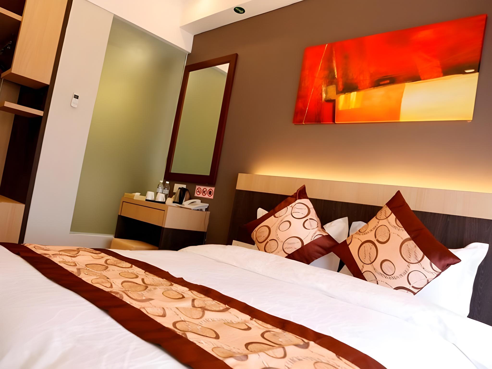 lot 10 boutique hotel