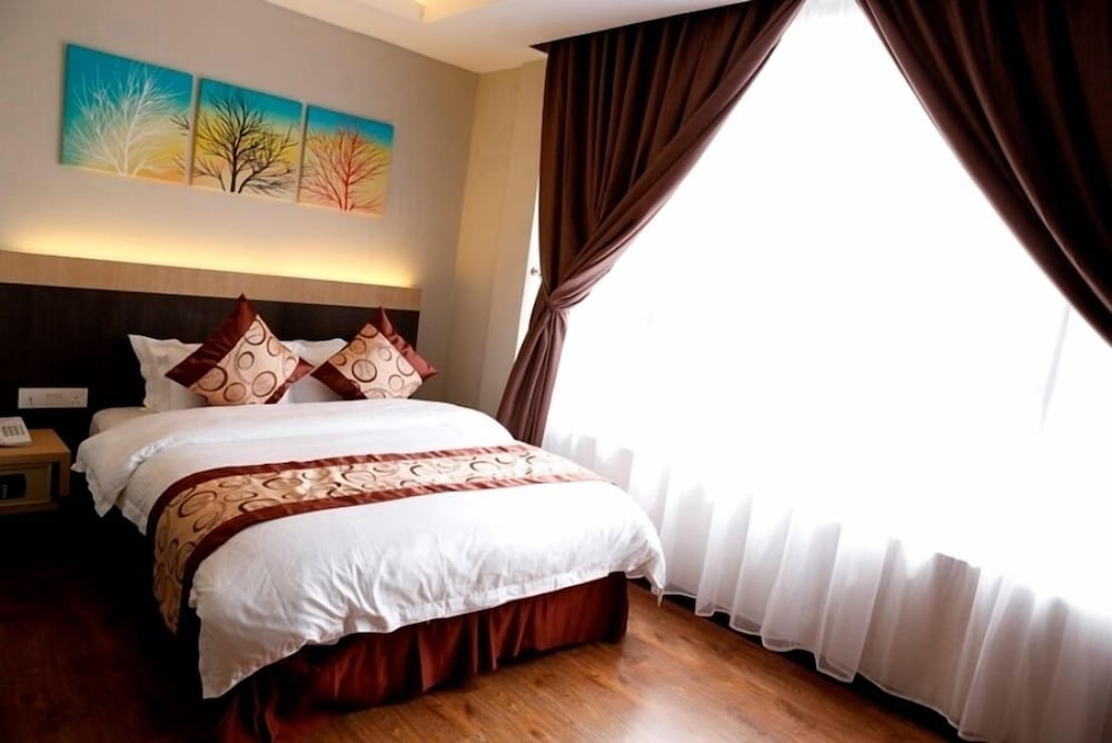 lot 10 boutique hotel
