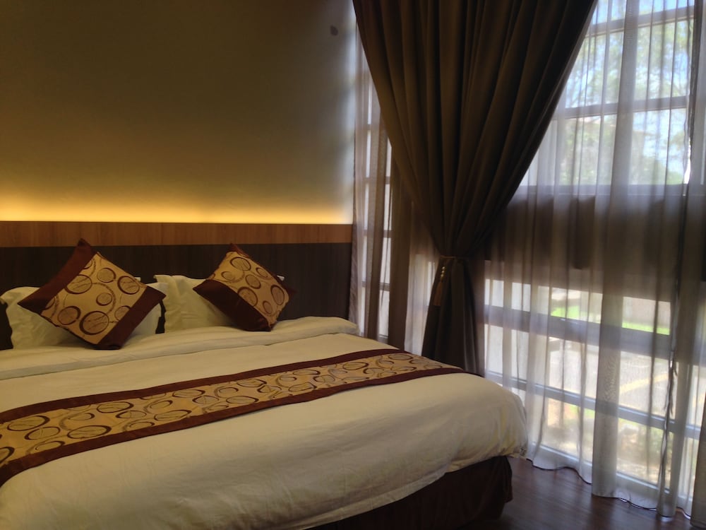 lot 10 boutique hotel
