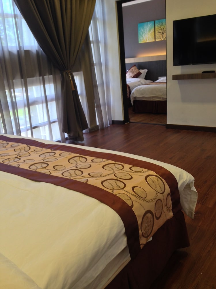 lot 10 boutique hotel