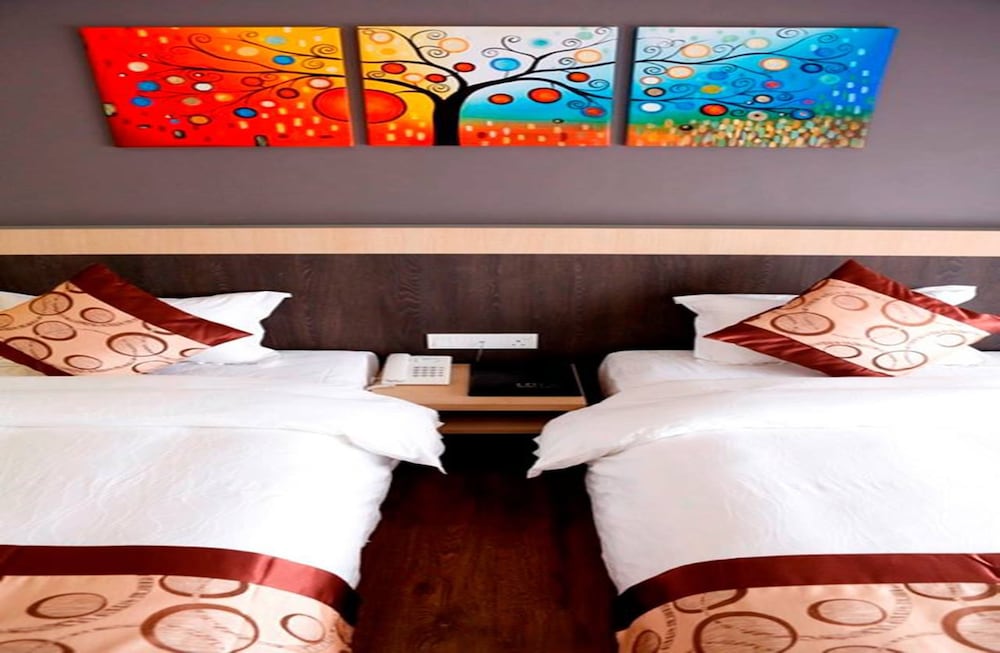 lot 10 boutique hotel