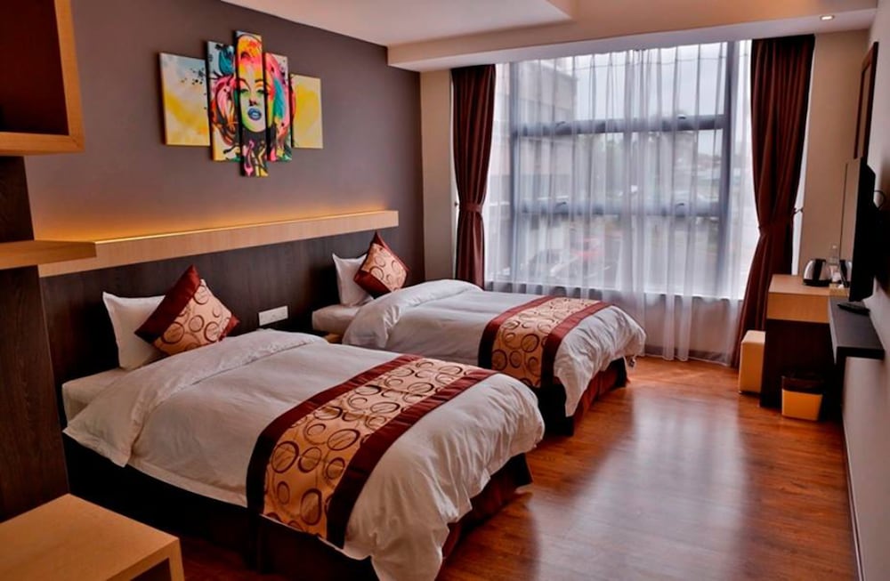lot 10 boutique hotel