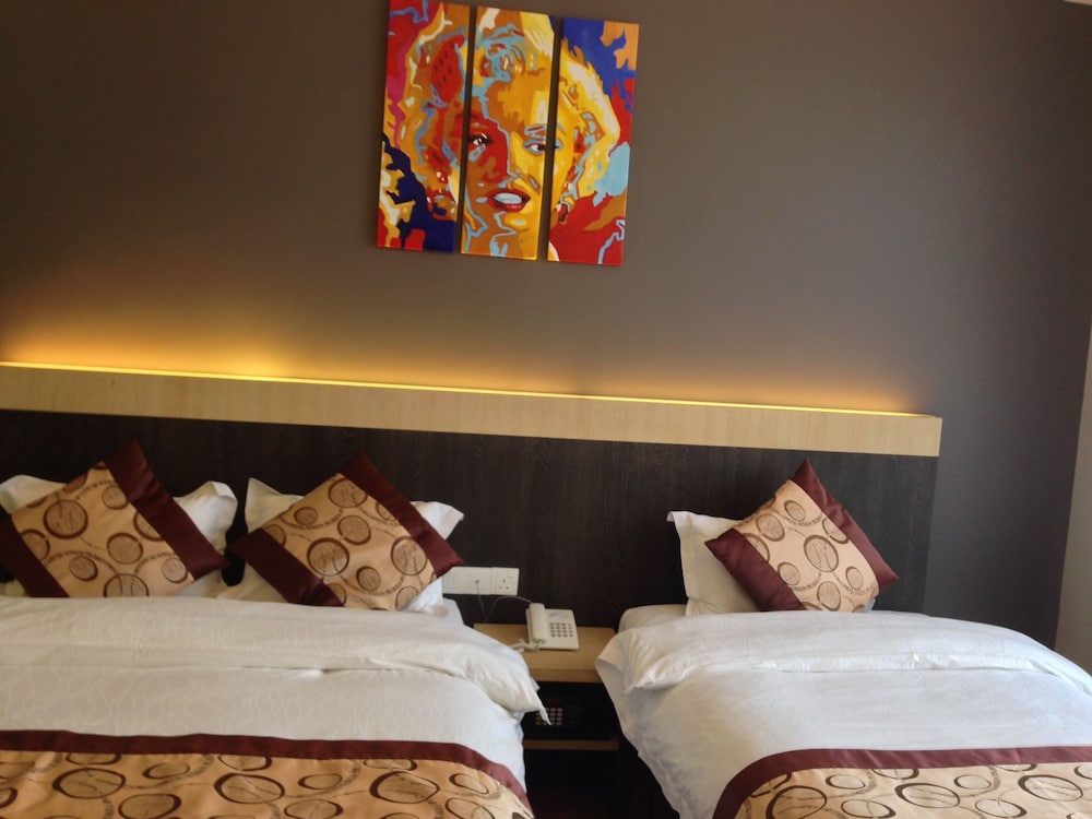 lot 10 boutique hotel