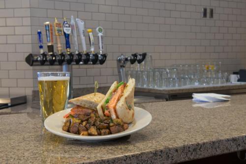 holiday inn bismarck by ihg