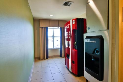 holiday inn bismarck by ihg