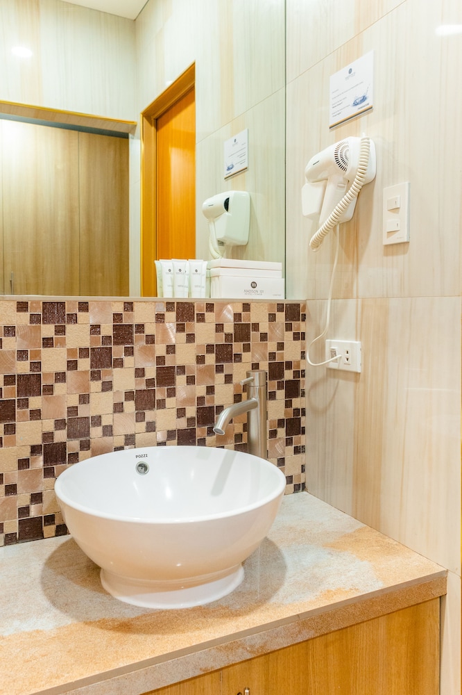 madison 101 hotel and tower