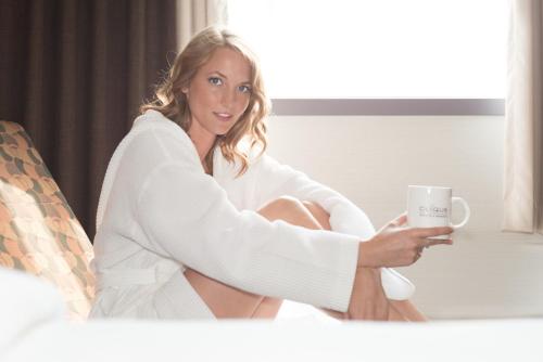 applause hotel by clique