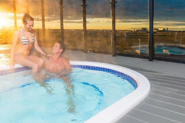 applause hotel by clique