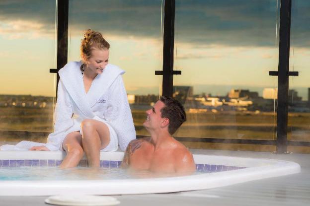 applause hotel by clique