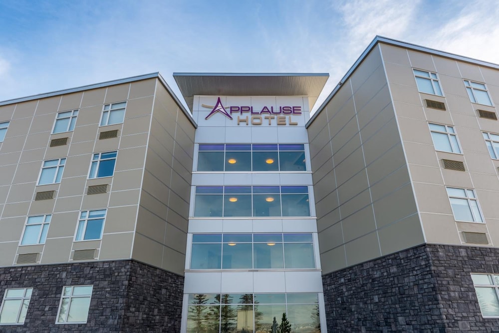 applause hotel by clique