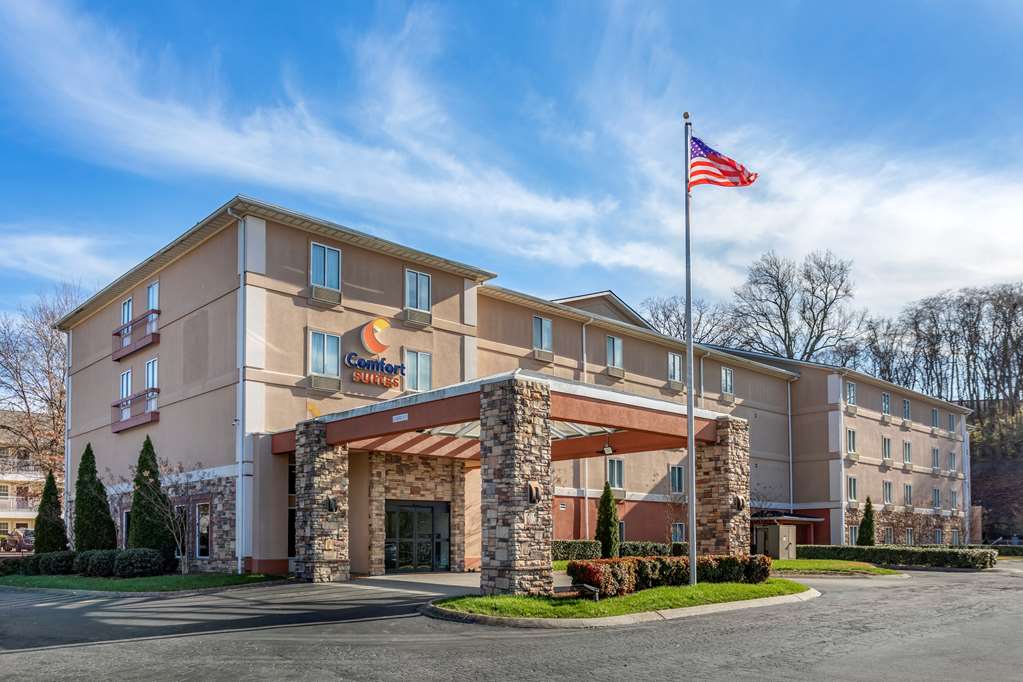 comfort suites nashville airport bna