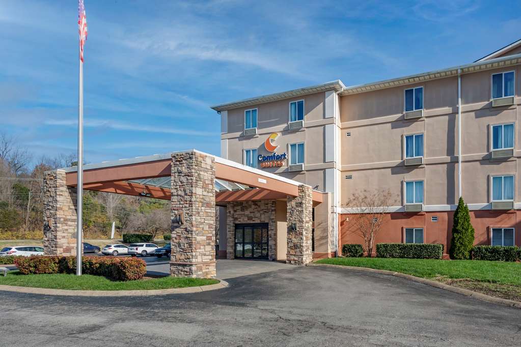 comfort suites nashville airport bna