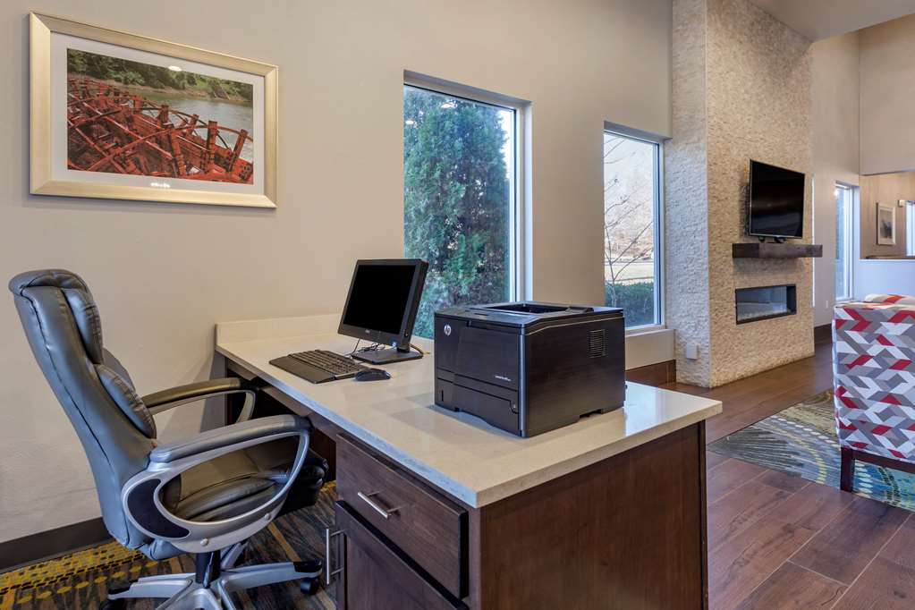 comfort suites nashville airport bna