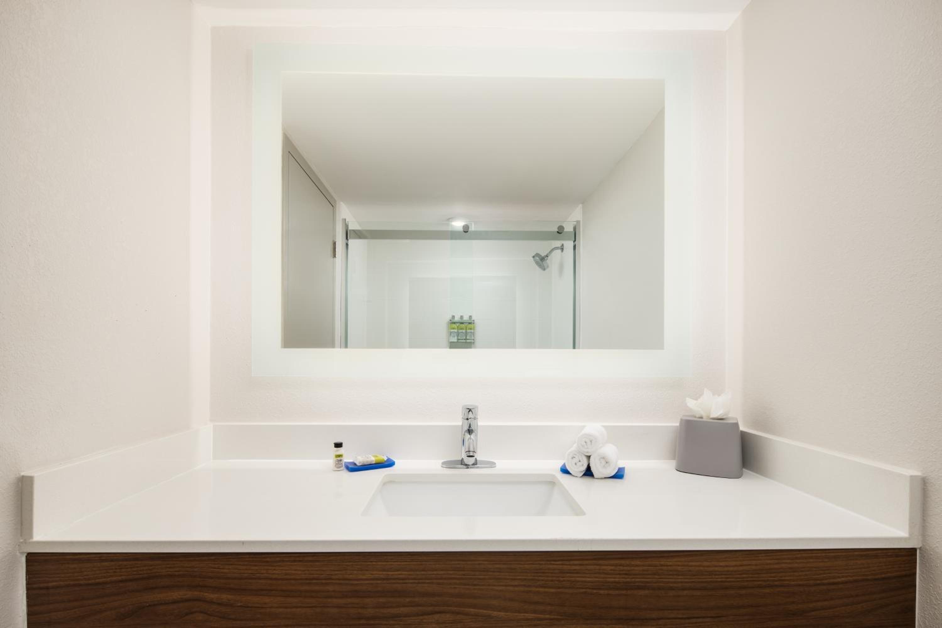 holiday inn express and suites atlanta tucker northlake