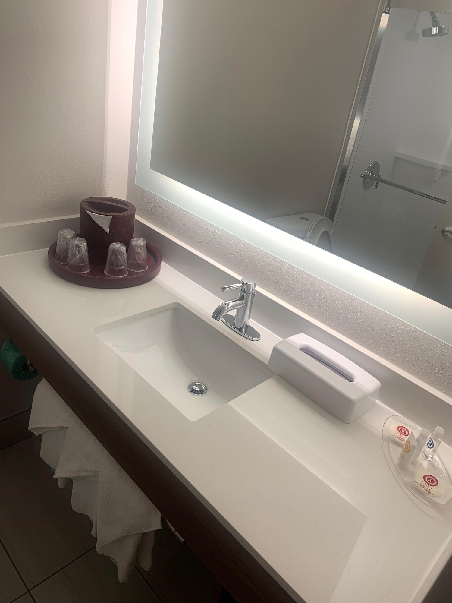 holiday inn express and suites atlanta tucker northlake