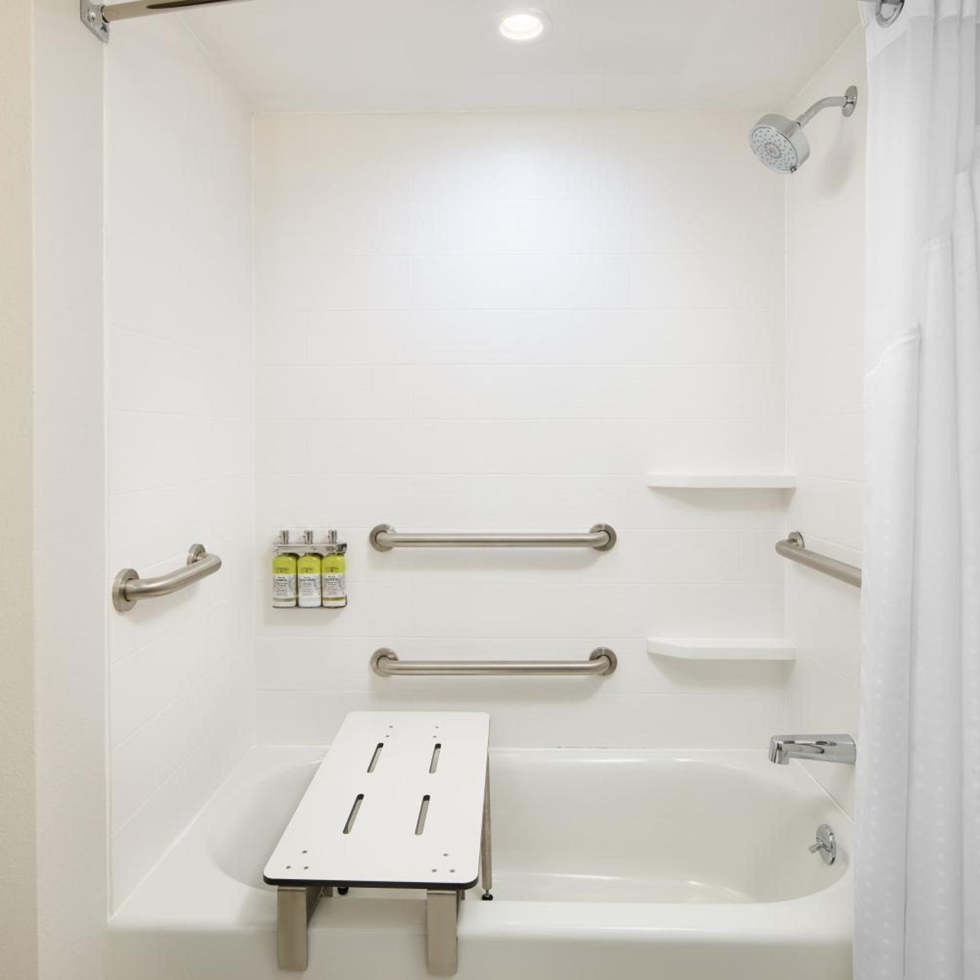 holiday inn express and suites atlanta tucker northlake
